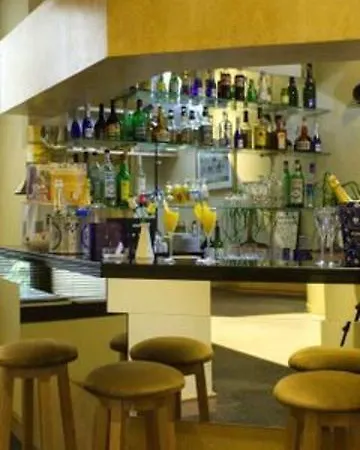 Hotel Ramada Tour Eiffel 3*