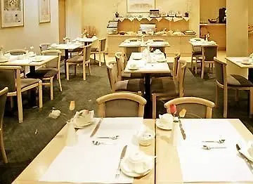 Ramada Tour Eiffel 3*